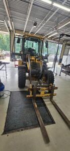 Drilling Large Used 2015 244K John Deer Loader