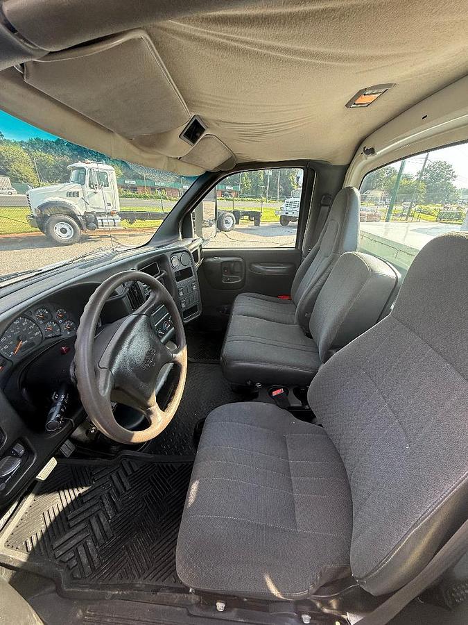 2004 Gmc C4500 Service Truck 3 2004 Gmc C4500 Service Truck - Image 3