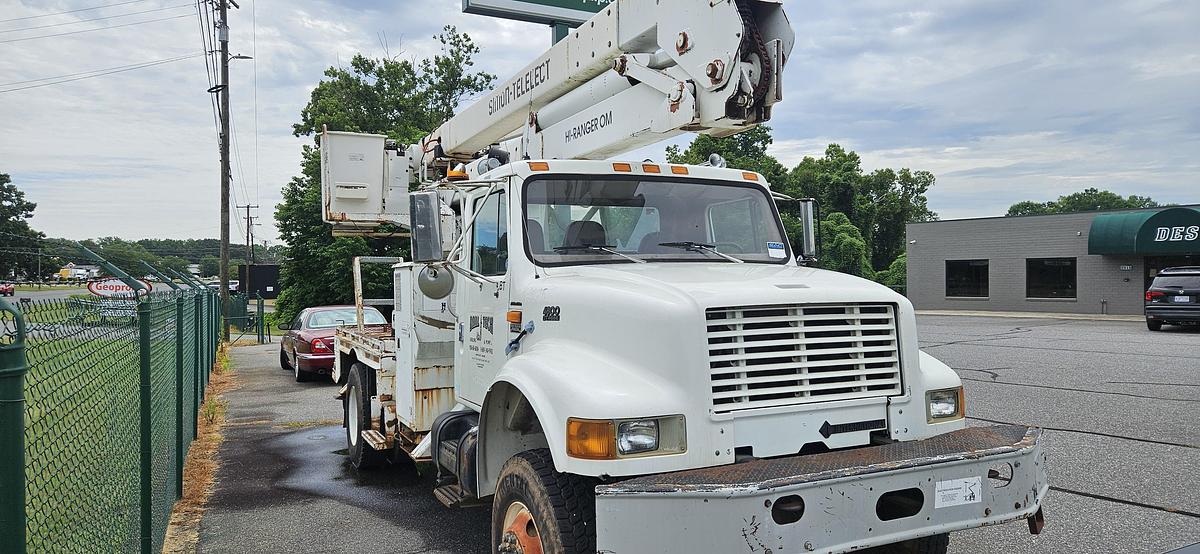 1998 International Boom Truck 3 1998 International Boom Truck - Image 3